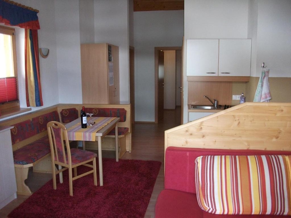 ניוסטיפט אים סטובאיטל Ferienhaus Artho מראה חיצוני תמונה
